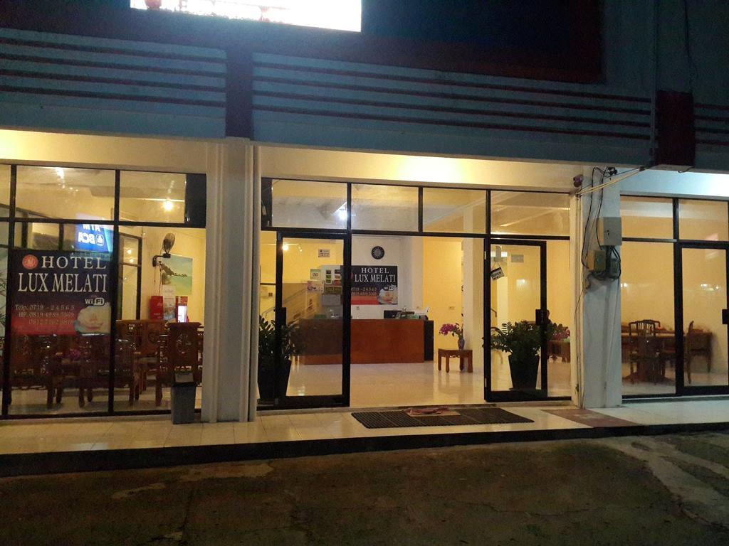 Hotel Lux Melati Tanjung Pandan Bagian luar foto