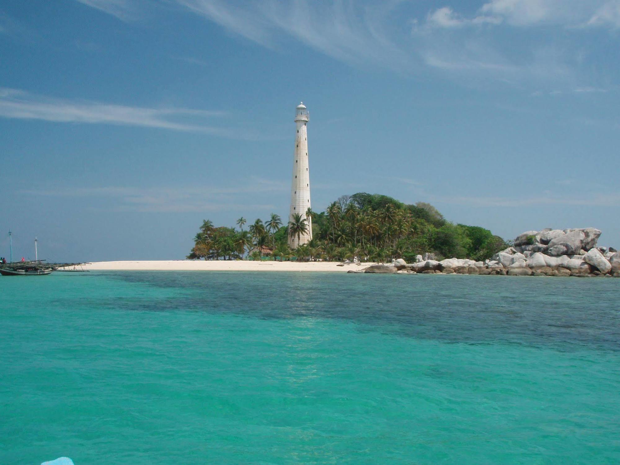 Hotel Lux Melati Tanjung Pandan Bagian luar foto